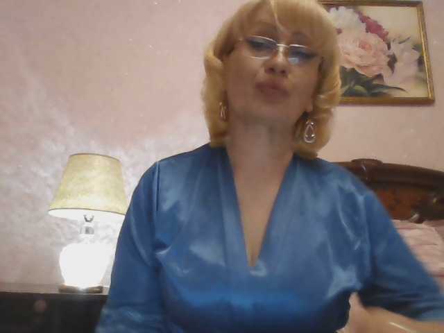 Ur-Mami's BongaCams show and profile