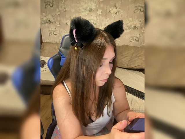 Sweet-Kate333, live now on BongaCams
