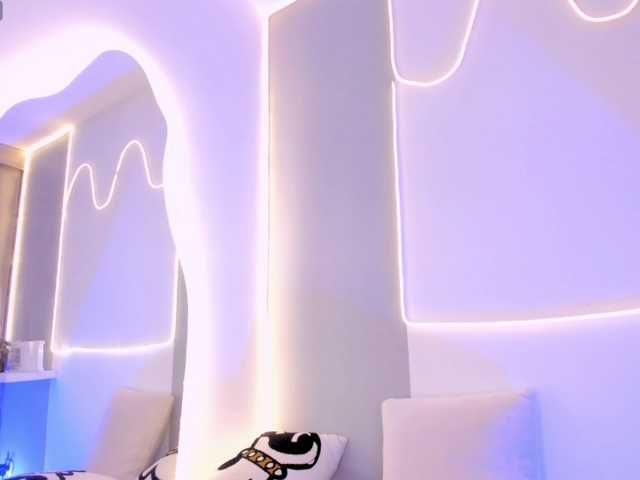 EllieMitchell live cam on BongaCams