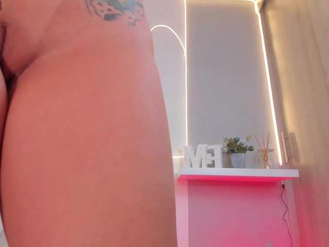 EllieMitchell live cam on BongaCams