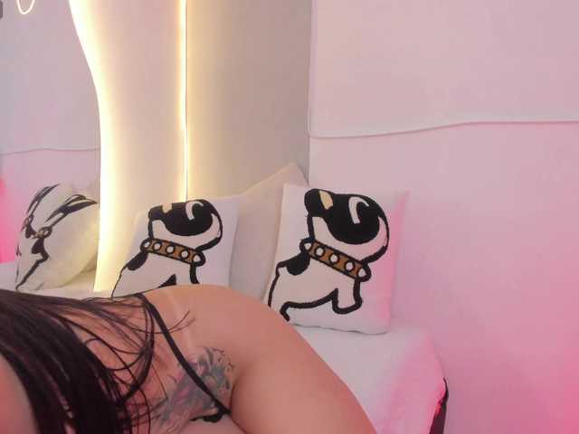 EllieMitchell live cam on BongaCams