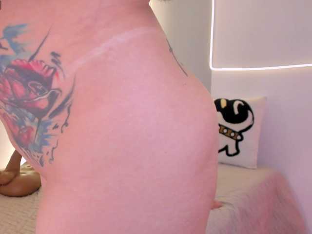 EllieMitchell live cam on BongaCams