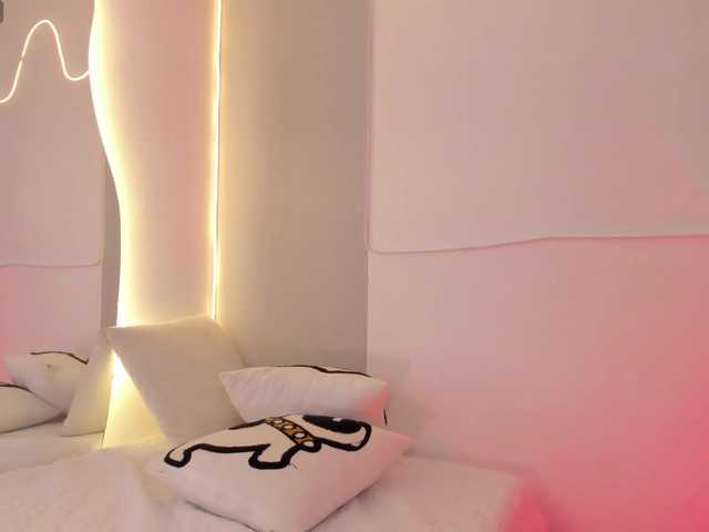 EllieMitchell live cam on BongaCams