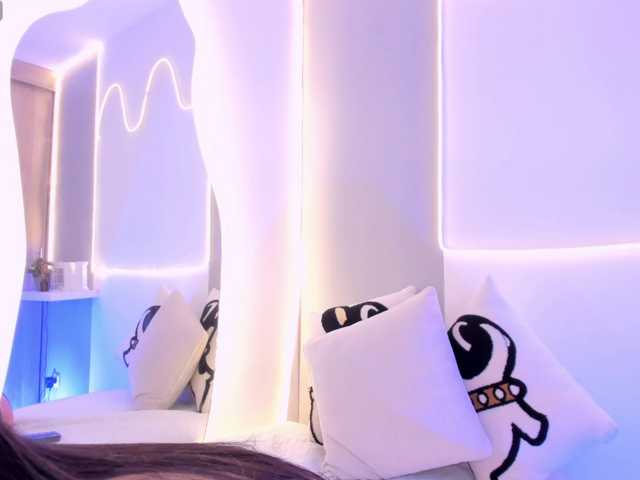 EllieMitchell live cam on BongaCams