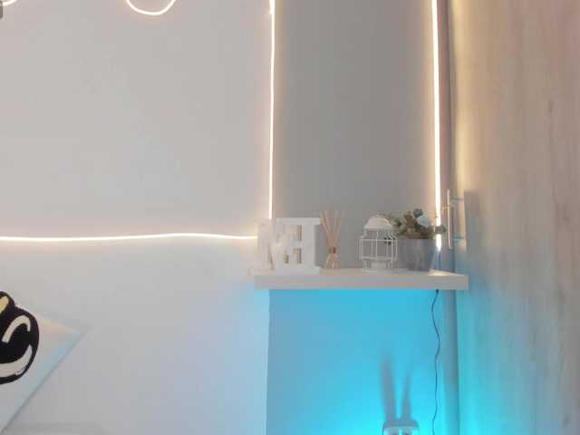 EllieMitchell live cam on BongaCams
