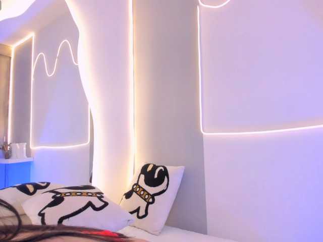 EllieMitchell live cam on BongaCams
