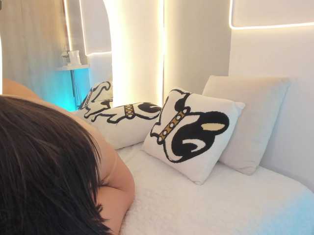 EllieMitchell live cam on BongaCams