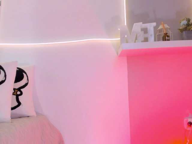 EllieMitchell live cam on BongaCams