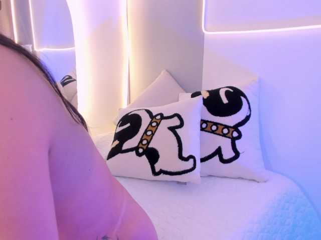 EllieMitchell live cam on BongaCams
