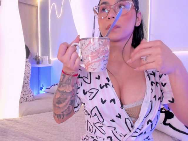 EllieMitchell live cam on BongaCams
