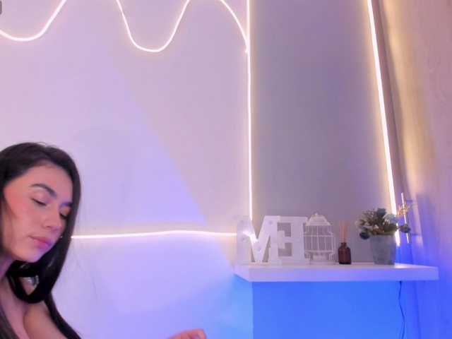 EllieMitchell live cam on BongaCams