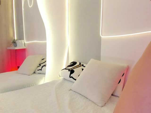 EllieMitchell live cam on BongaCams