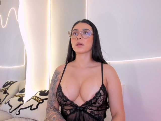 EllieMitchell live cam on BongaCams