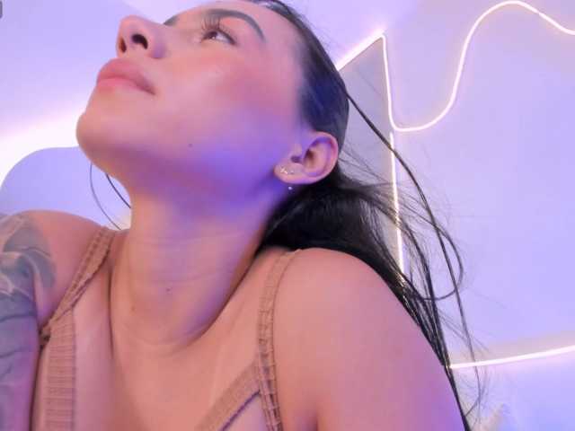 EllieMitchell live cam on BongaCams