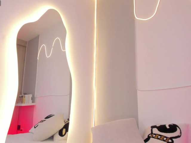 EllieMitchell live cam on BongaCams