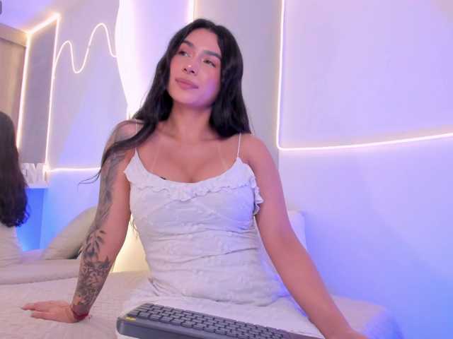 EllieMitchell live cam on BongaCams