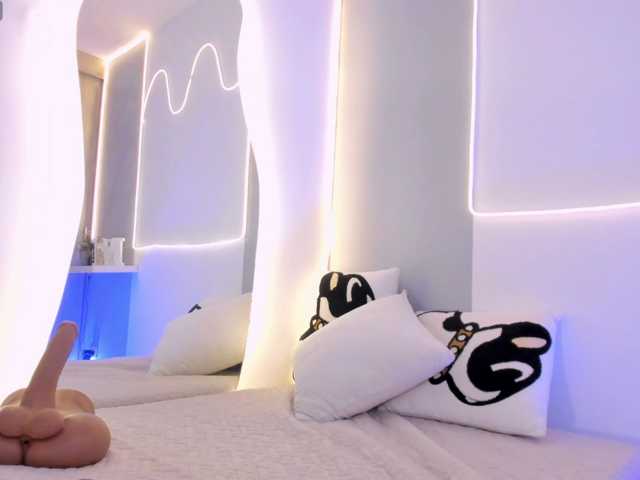 EllieMitchell live cam on BongaCams