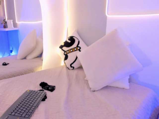 EllieMitchell live cam on BongaCams