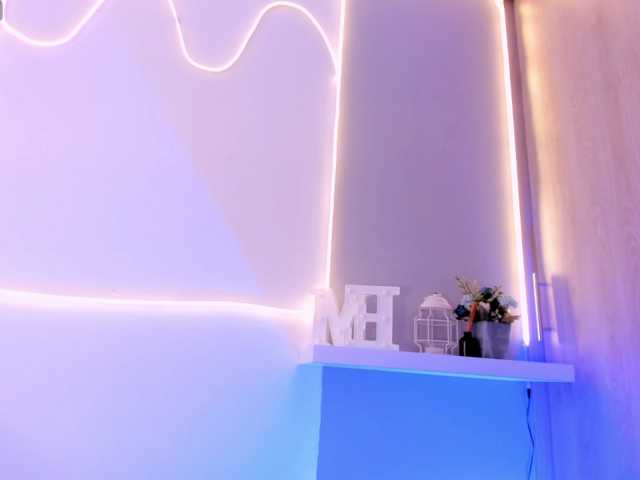 EllieMitchell live cam on BongaCams