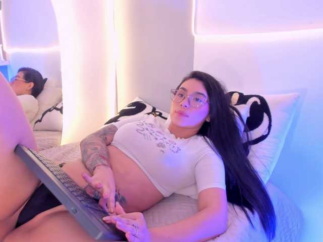 EllieMitchell live cam on BongaCams