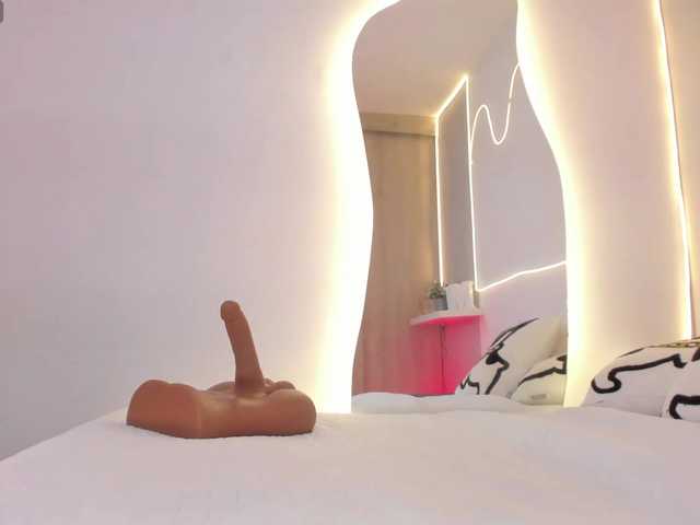 EllieMitchell live cam on BongaCams