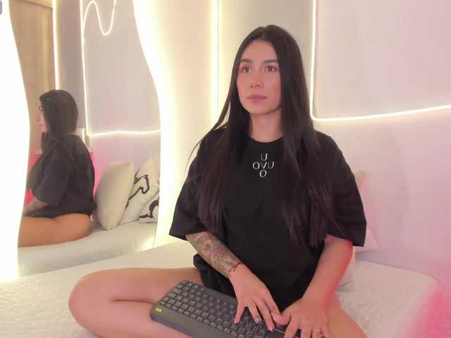 EllieMitchell live cam on BongaCams