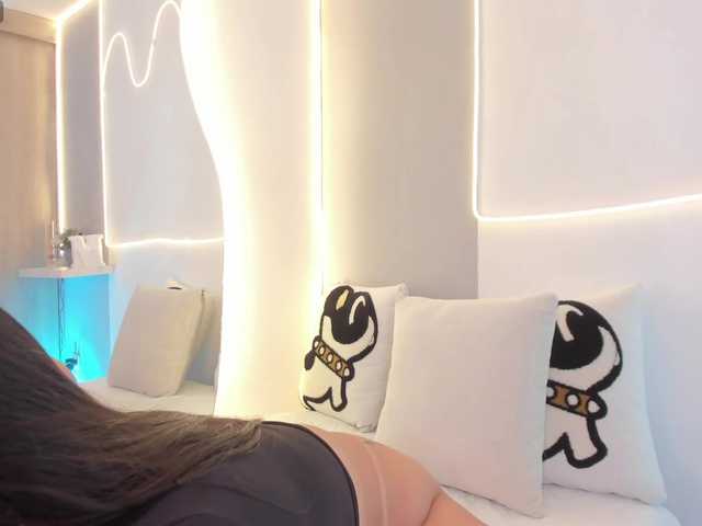 EllieMitchell live cam on BongaCams