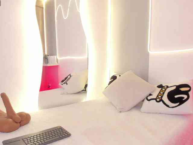 EllieMitchell webcam