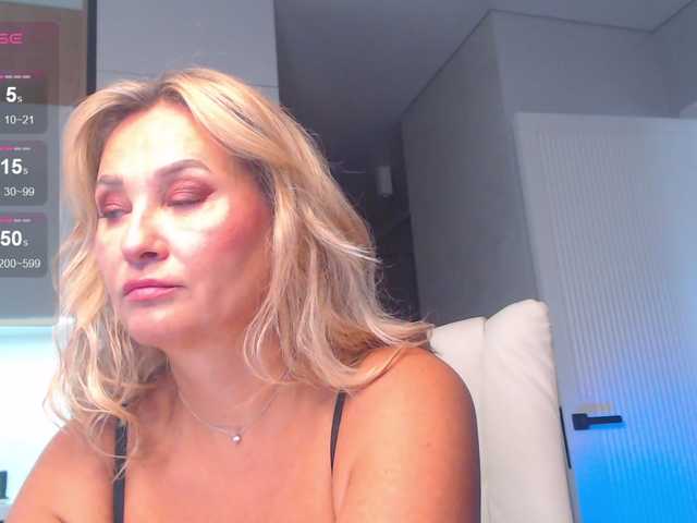 hold-me-tight live cam on BongaCams
