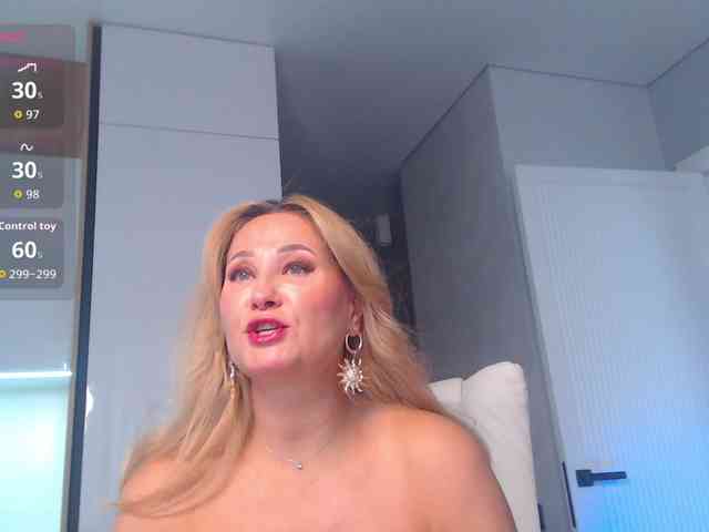 hold-me-tight webcam