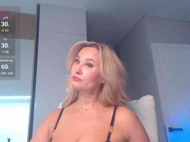 hold-me-tight webcam