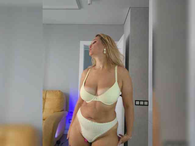 hold-me-tight webcam