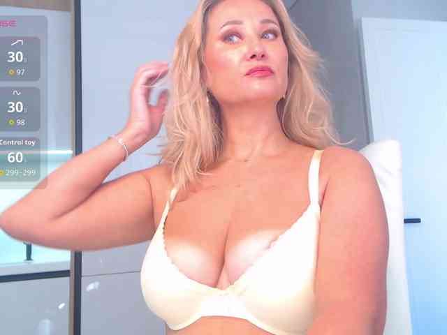hold-me-tight webcam