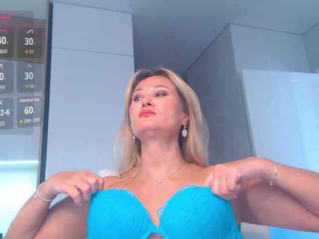 hold-me-tight webcam