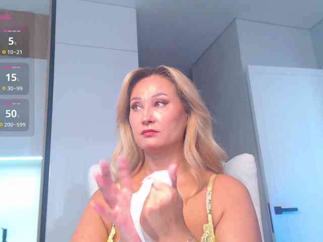 hold-me-tight webcam