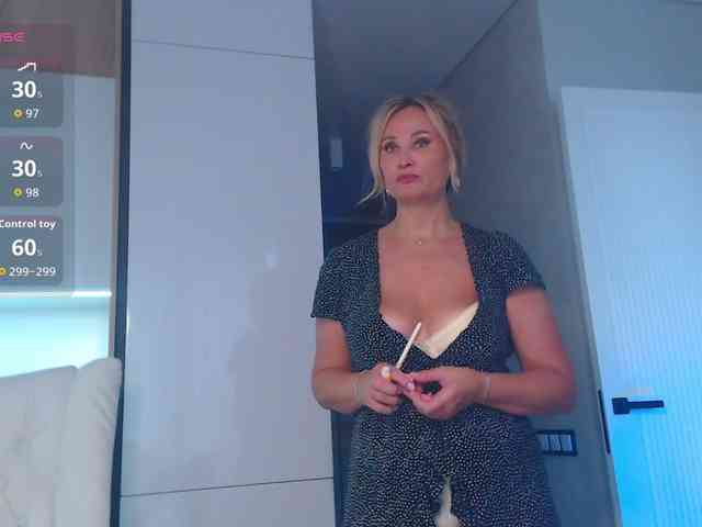 hold-me-tight webcam