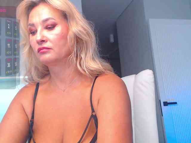 hold-me-tight webcam