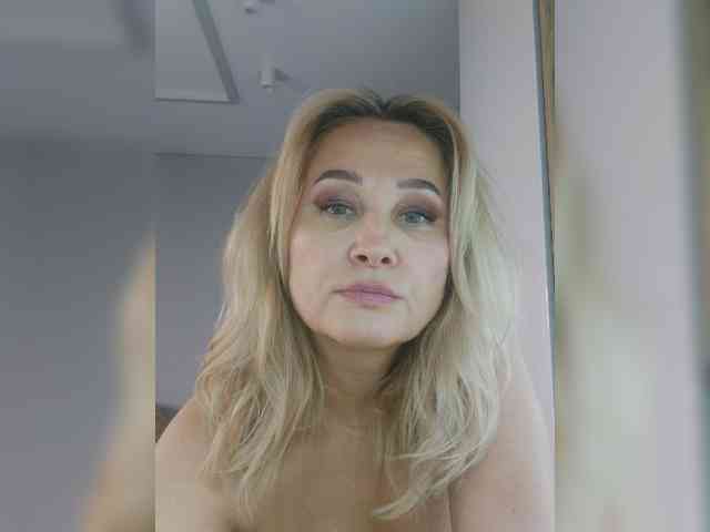 hold-me-tight webcam