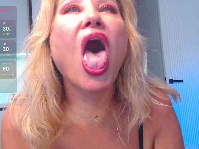 hold-me-tight webcam