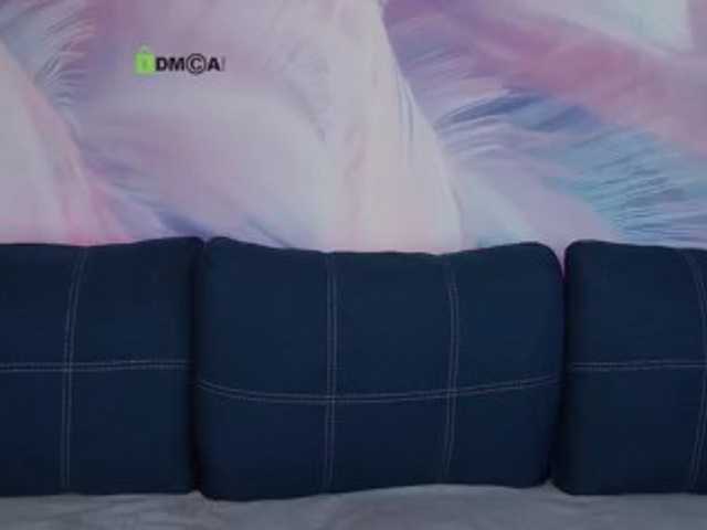 Live room thumbnail for TouchMeNow