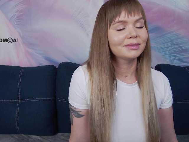 TouchMeNow live cam on BongaCams