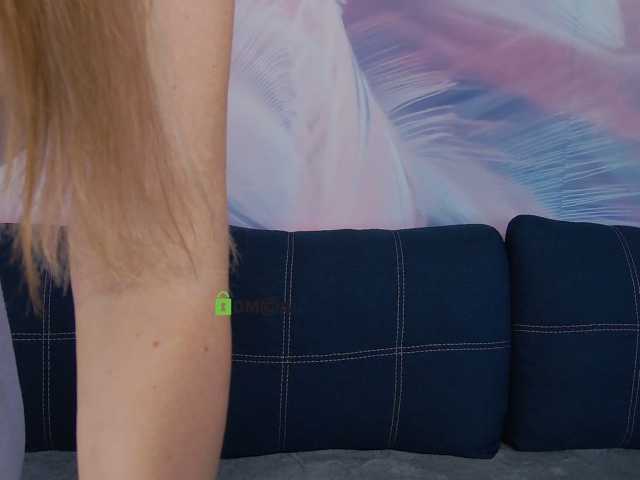TouchMeNow live cam on BongaCams