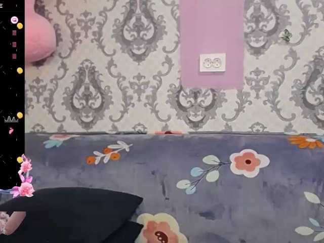 Little-letti live cam on BongaCams