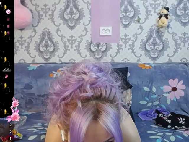Little-letti live cam on BongaCams