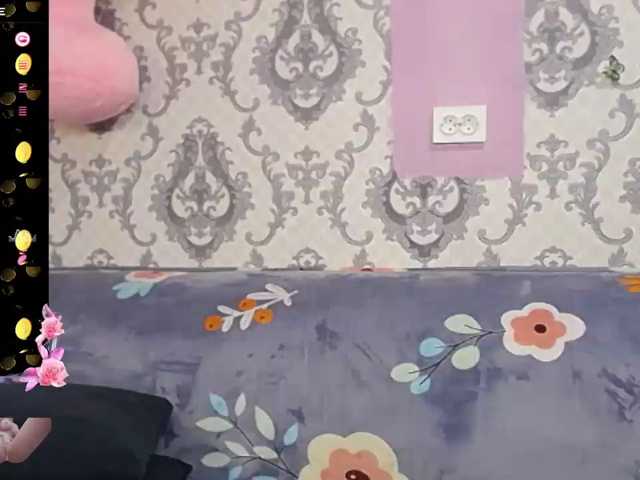 Little-letti, live now on BongaCams