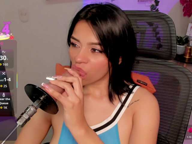 marilyndanger live cam on BongaCams