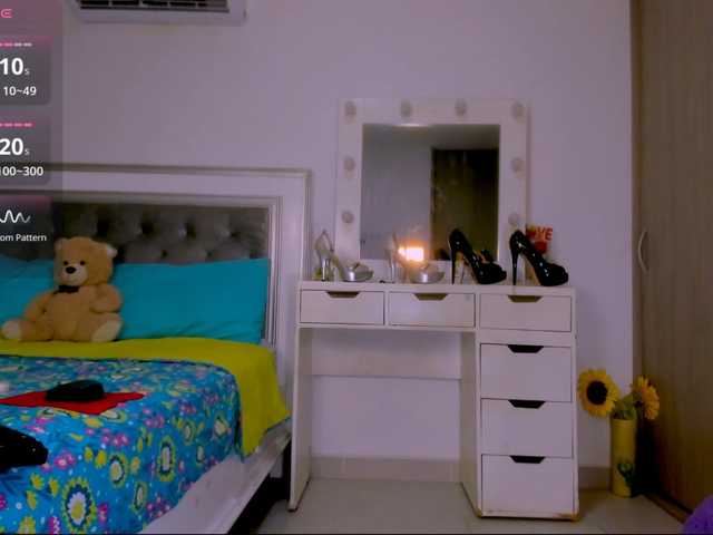 sharonDulce — live female cam
