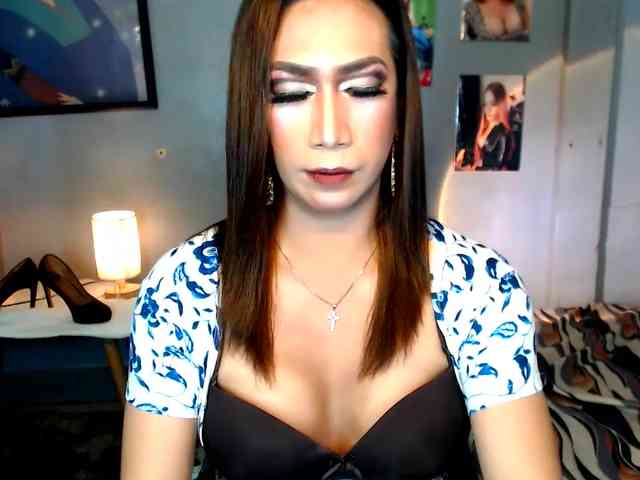 WildYhurieTs Live Webcam on BongaCams