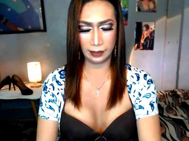 WildYhurieTs Live Webcam on BongaCams