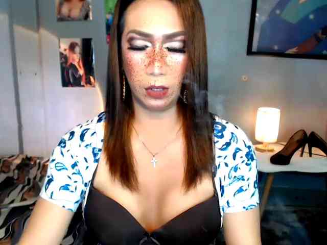 WildYhurieTs Live Webcam on BongaCams